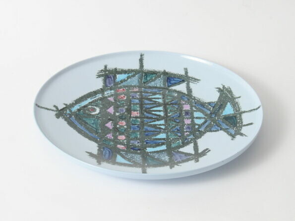 Ceramiczny talerz z rybą z lat 60. XX w.