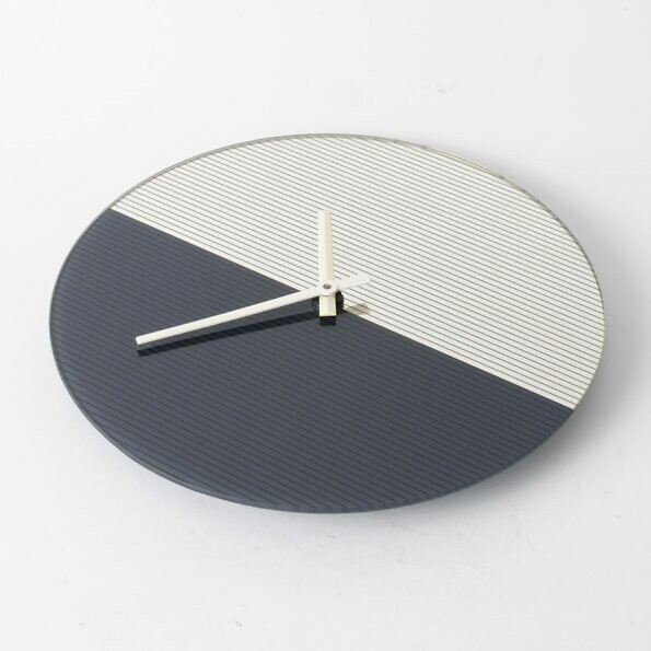 Postmodernistyczny lustrzany zegar ścienny Scholer
