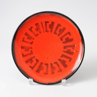 Czerwony talerz vintage Iparmuveszeti Vallalat, Węgry, lata 70.