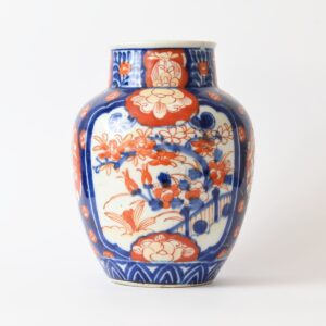 Japoński porcelanowy wazon w stylu Imari, kon. XIX w.