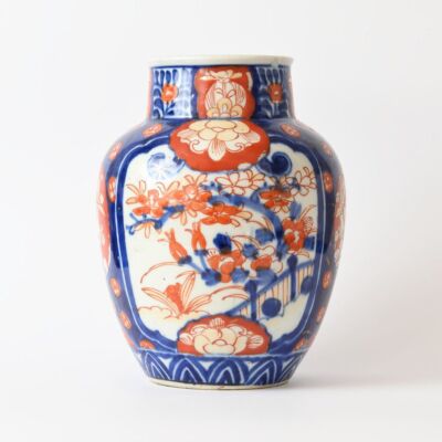 Japoński porcelanowy wazon w stylu Imari, kon. XIX w.