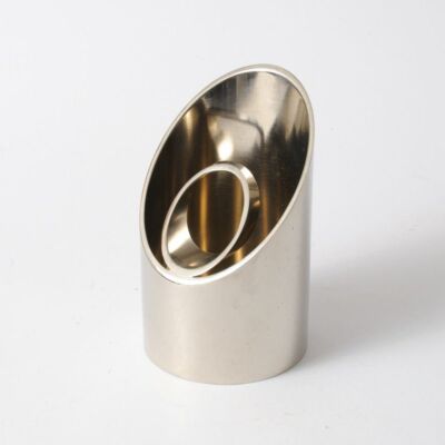 Włoska modernistyczna popielnica z niklowanego metalu proj. VM Design, lata 70.